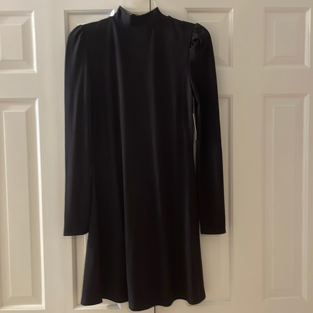 So ribbed black dress